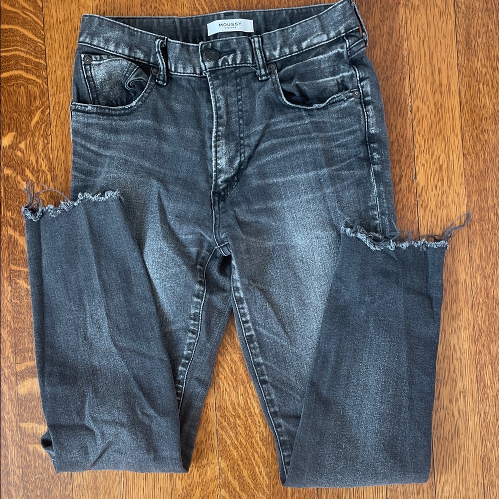 Moussey straight leg Jean size 27